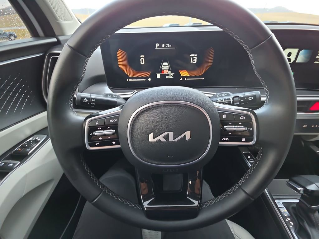 Used 2024 Kia Sorento S image 14