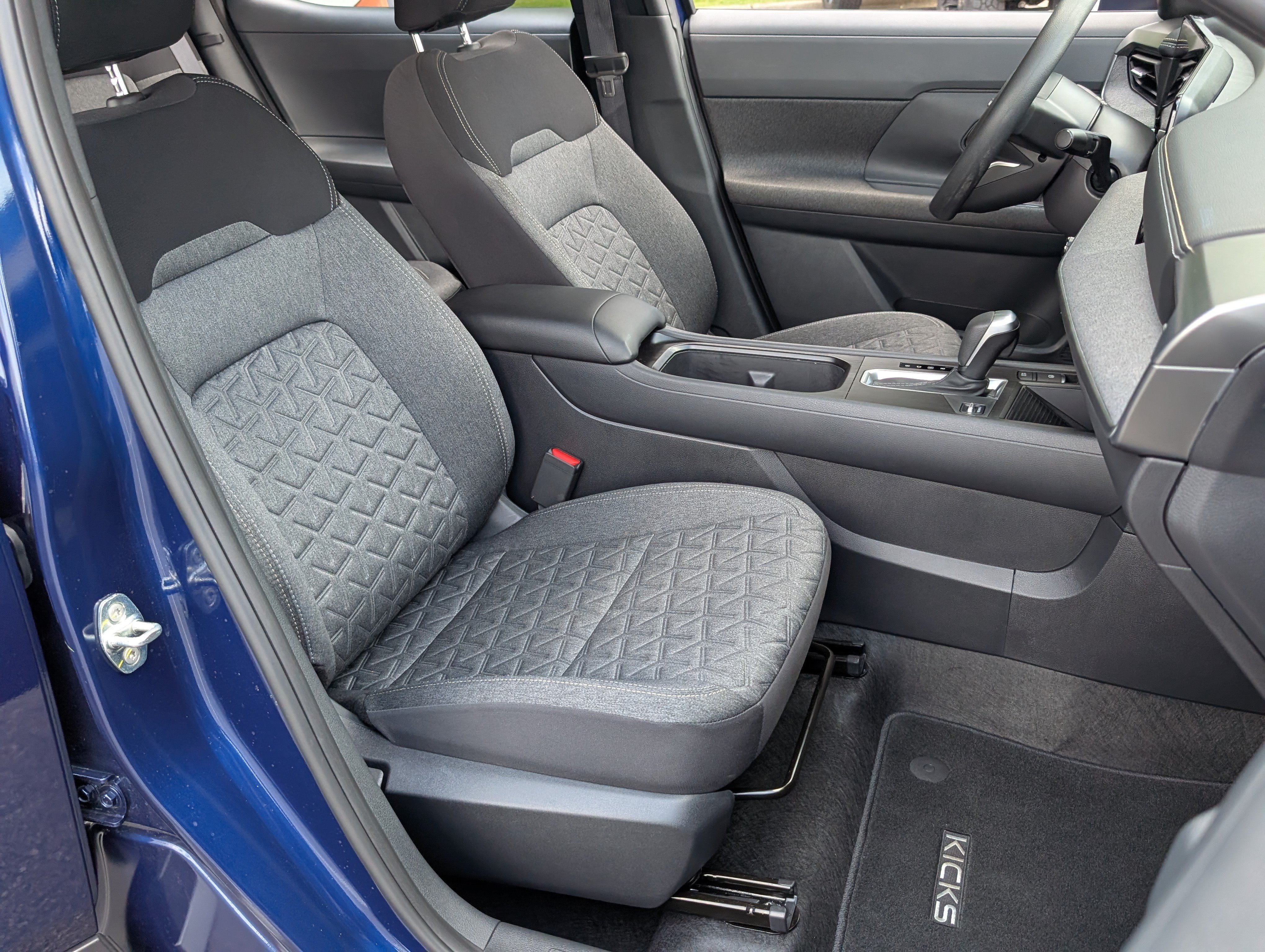 Used 2026 Nissan Kicks SV FWD image 20