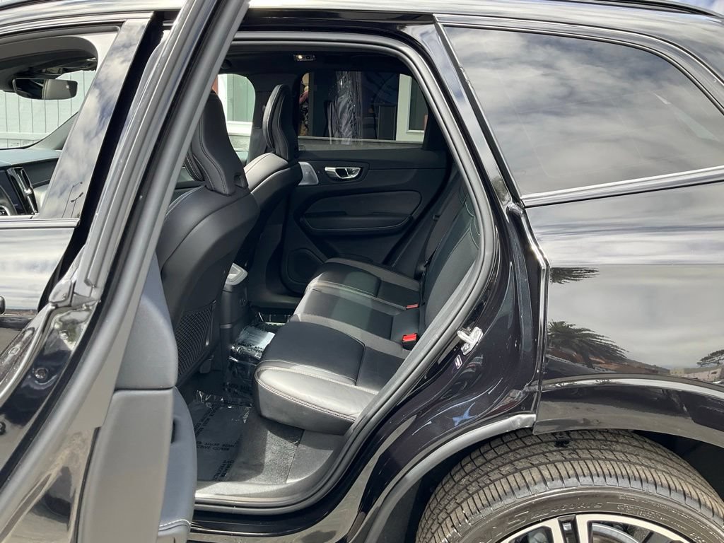 Used 2021 Volvo XC60 T8 R-Design w/ Advanced Package AWD/4WD image 8