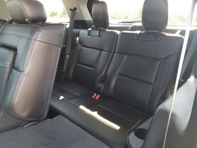 Used 2022 Ford Explorer XLT w/ Equipment Group 202A image 17