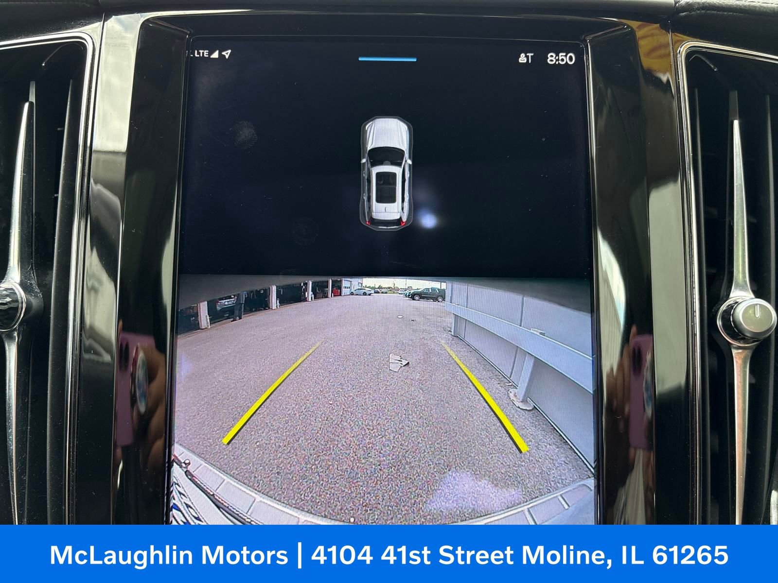 Certified 2022 Volvo XC60 B5 Inscription w/ Climate Package image 22