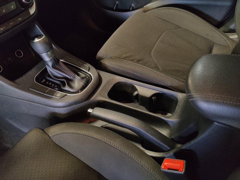 Used 2019 Hyundai Elantra GT FWD image 26