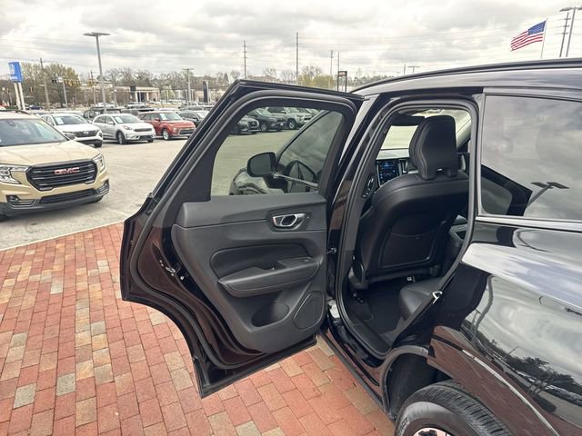 Used 2024 Volvo XC60 B5 Core w/ Protection Package Premier image 26