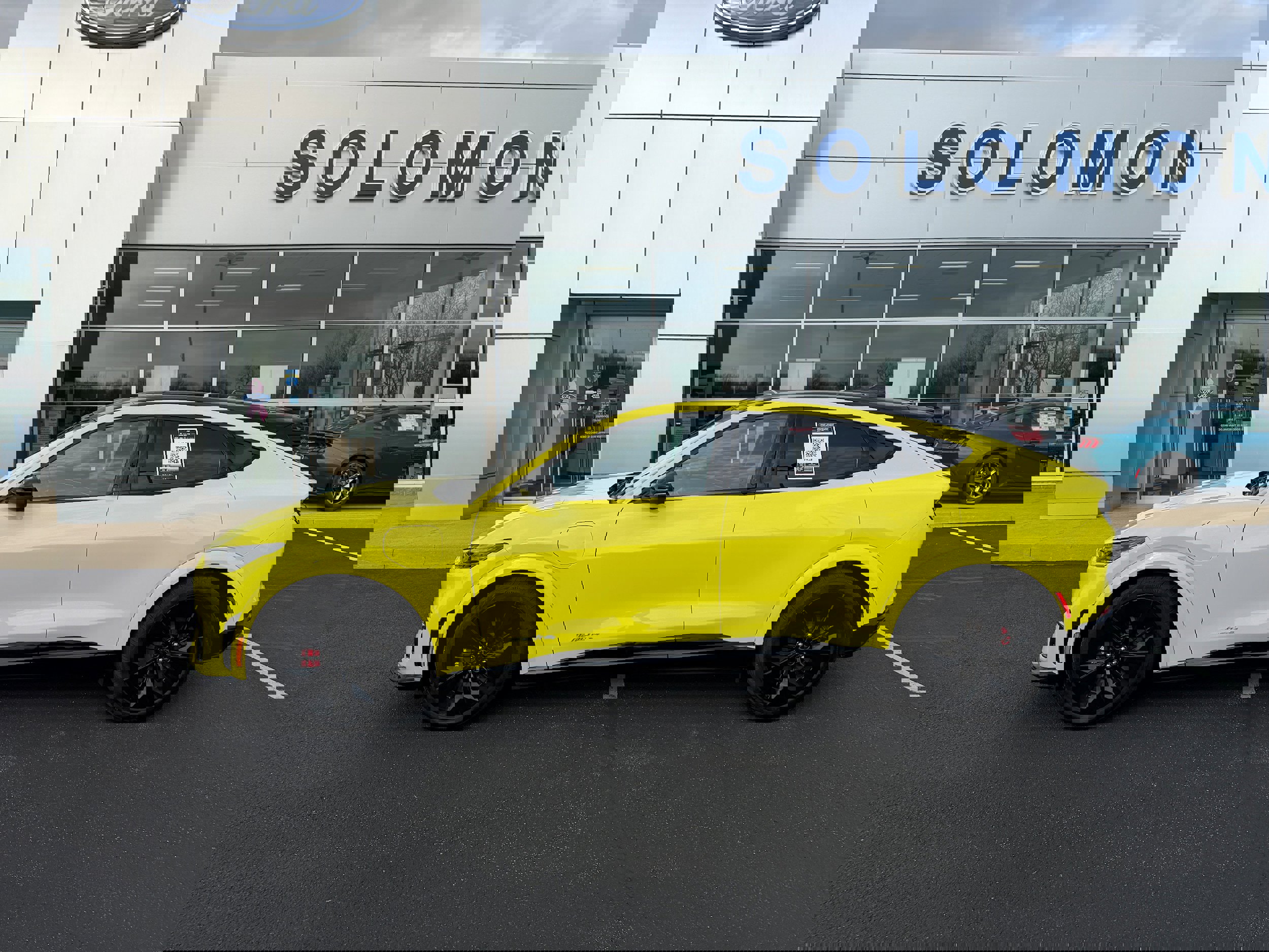 Certified 2025 Ford Mustang Mach-E GT AWD/4WD image 9