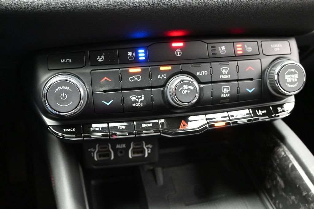 Used 2023 Dodge Durango R/T w/ Tow 'N Go Group AWD/4WD image 42