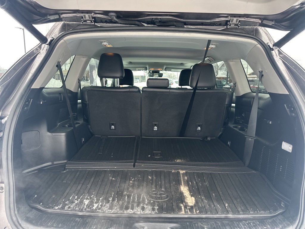 Used 2018 Toyota Highlander XLE image 29