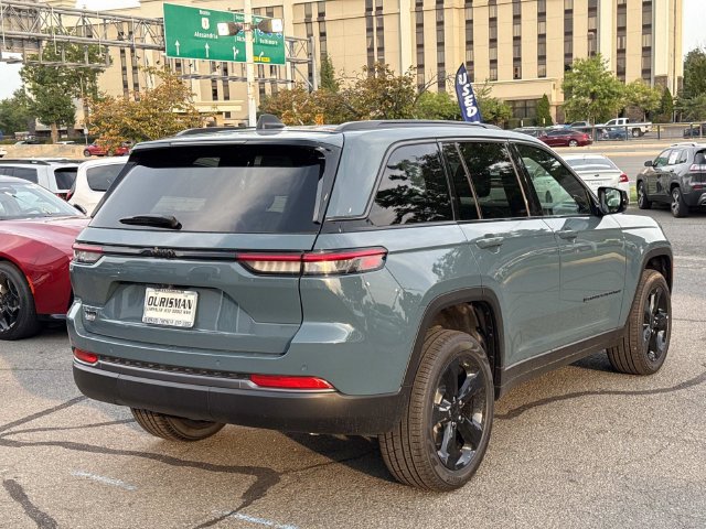 New 2026 Jeep Grand Cherokee Limited w/ Limited Altitude Package AWD/4WD image 2