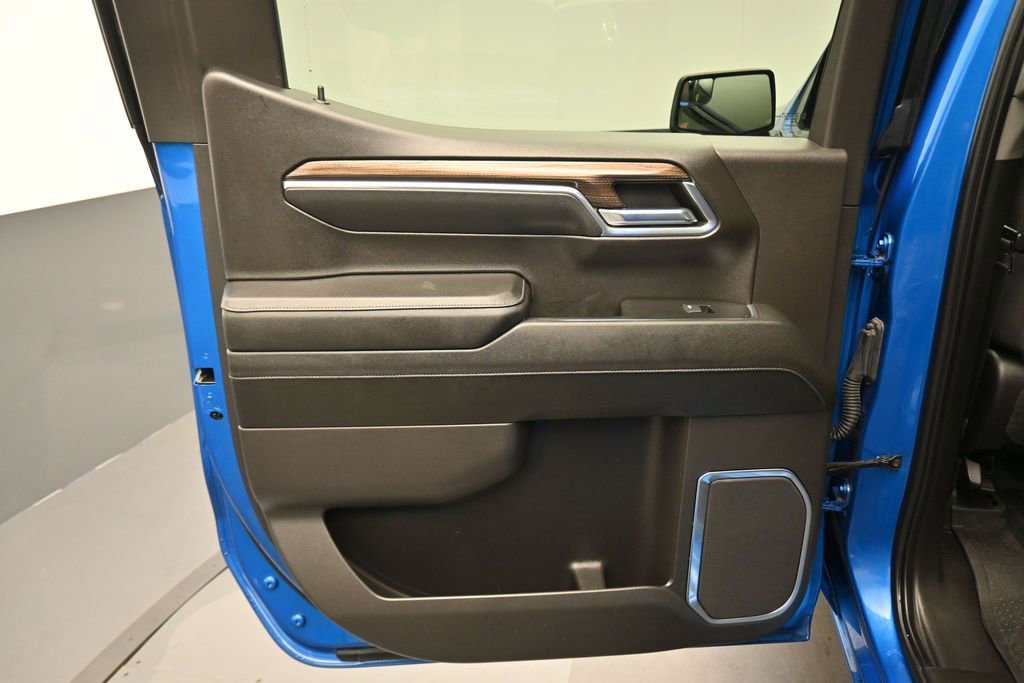 Used 2023 Chevrolet Silverado 1500 RST AWD/4WD image 29