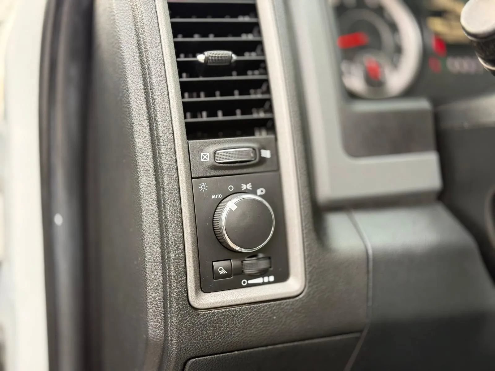 Used 2016 RAM 1500 Tradesman w/ Power & Remote Entry Group RWD image 12