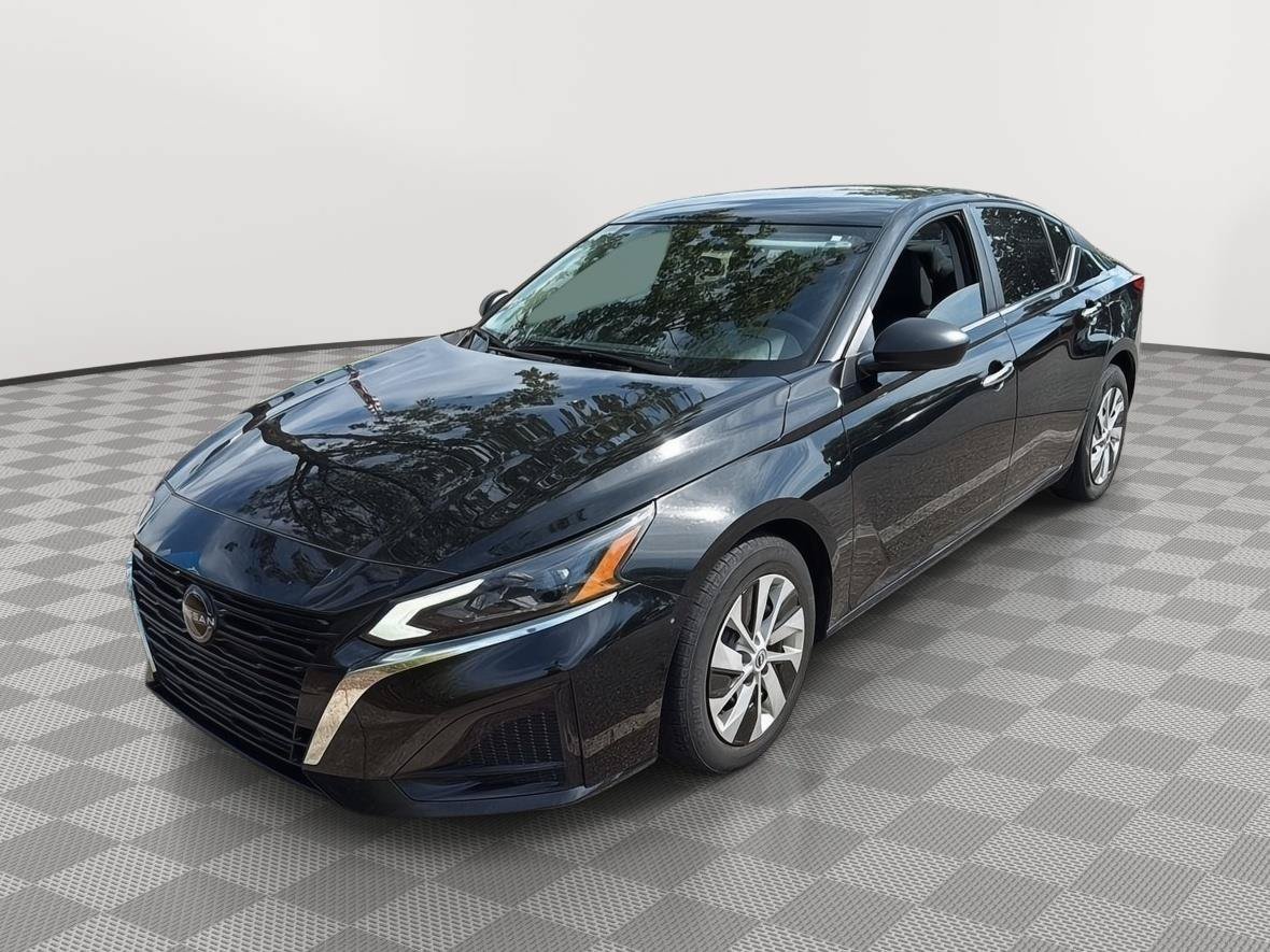 Used 2024 Nissan Altima 2.5 S FWD image 1