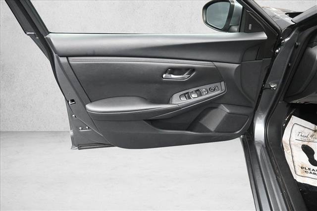 Used 2024 Nissan Sentra SV FWD image 18