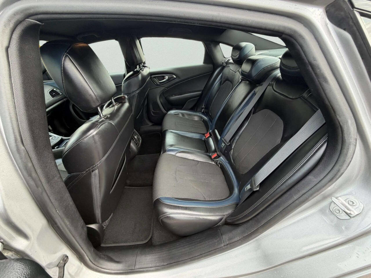 Used 2016 Chrysler 200 S w/ Comfort Group image 20