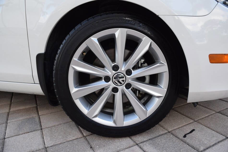 Used 2013 Volkswagen Golf TDI image 89