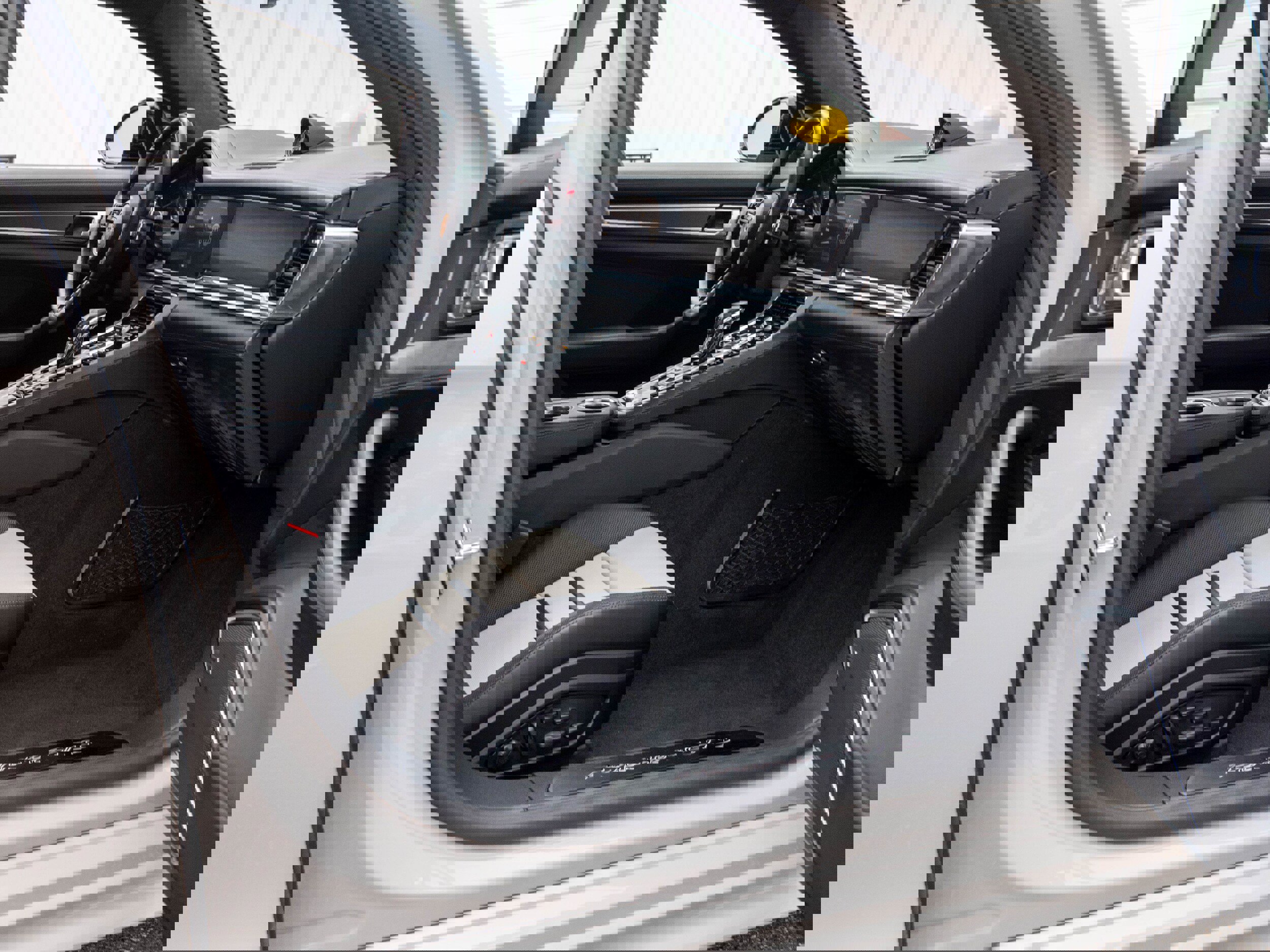 Used 2022 Porsche Panamera GTS w/ Premium Package image 30