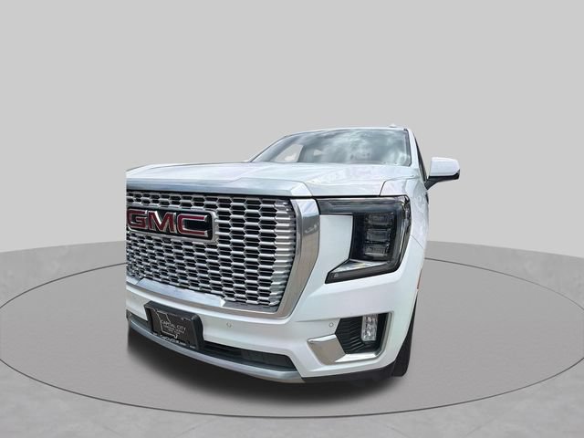 Used 2022 GMC Yukon XL Denali w/ Advanced Technology Package AWD/4WD image 11