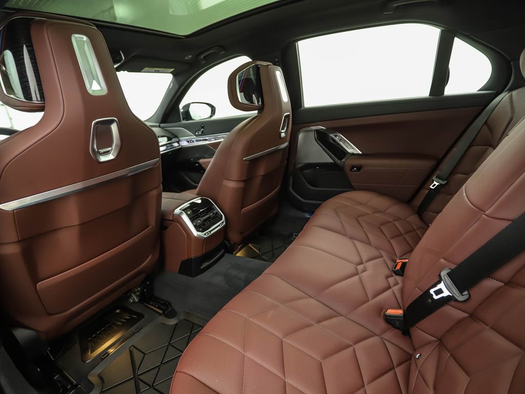 New 2026 BMW 740i xDrive w/ Premium Package image 21