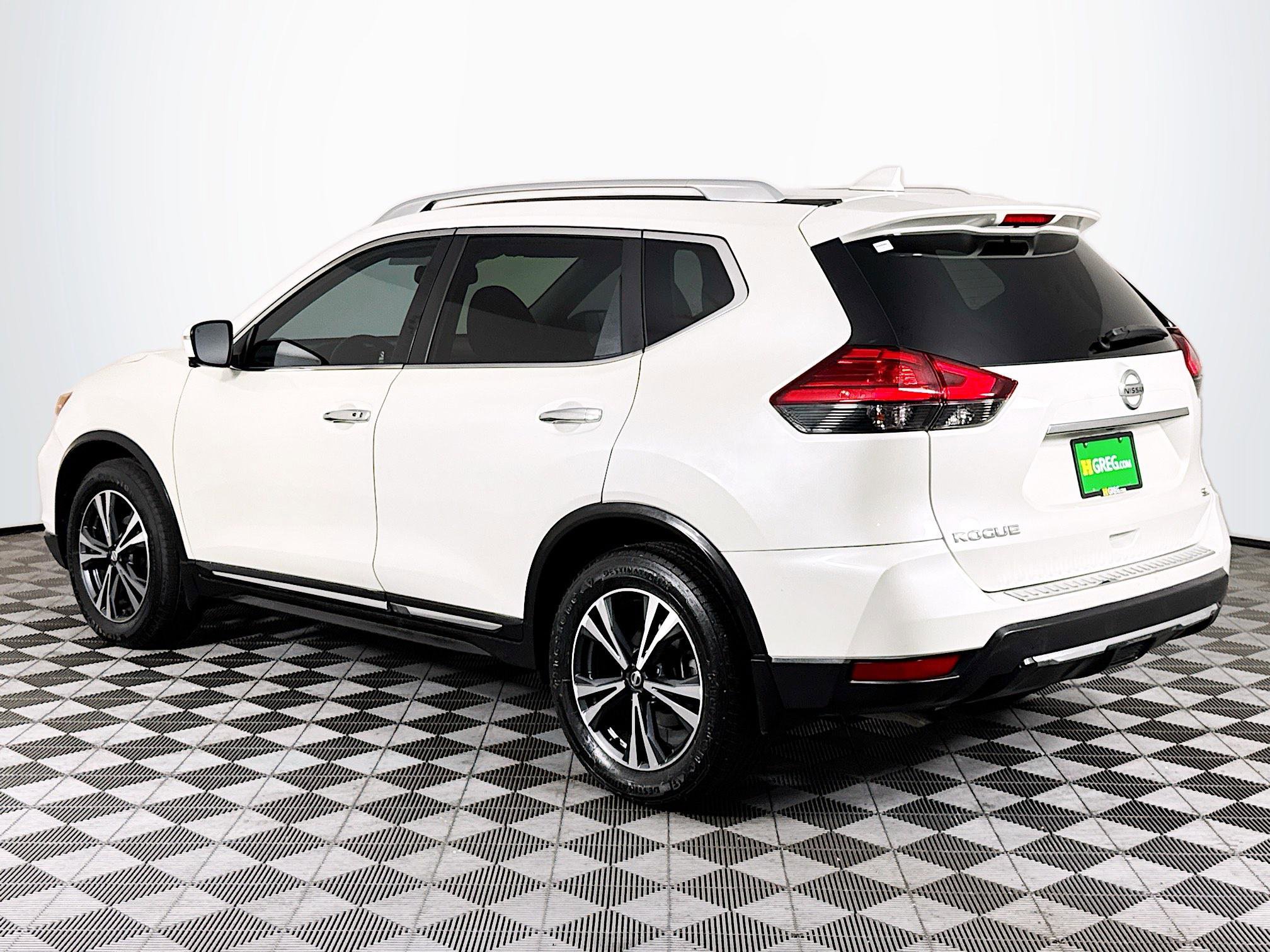 Used 2017 Nissan Rogue SL image 6