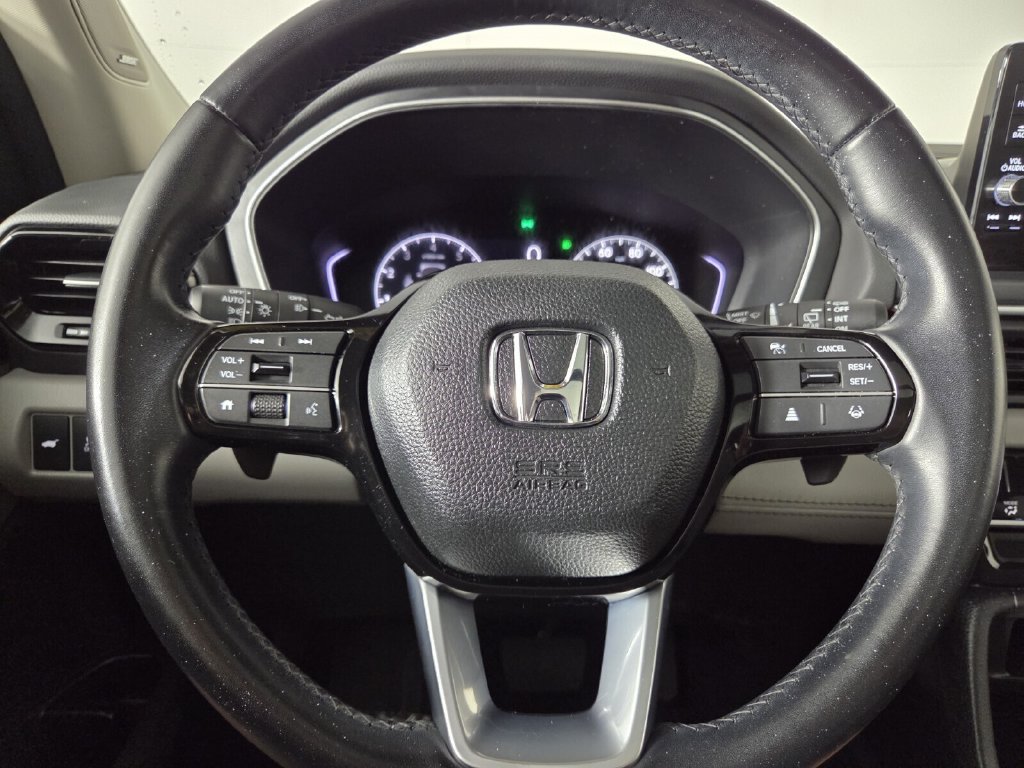 Used 2025 Honda Pilot Touring image 15