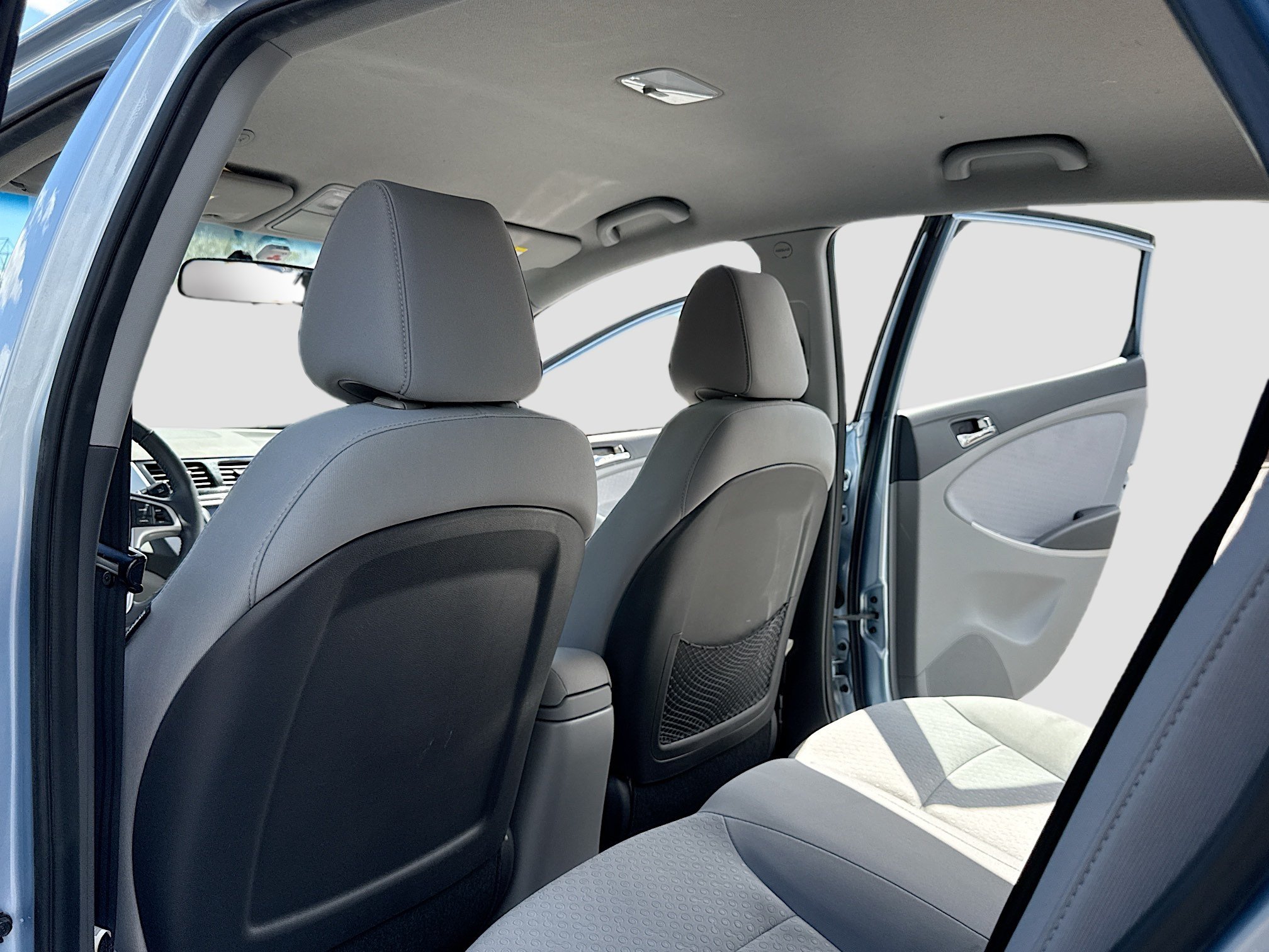 Used 2013 Hyundai Accent SE FWD image 6