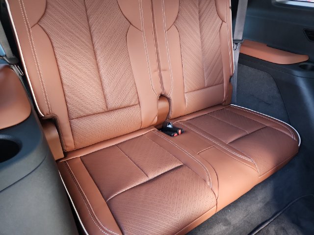 New 2026 Cadillac Vistiq Sport AWD/4WD image 24