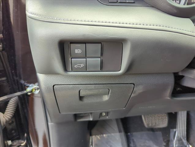 Used 2022 Toyota Highlander XLE FWD image 11