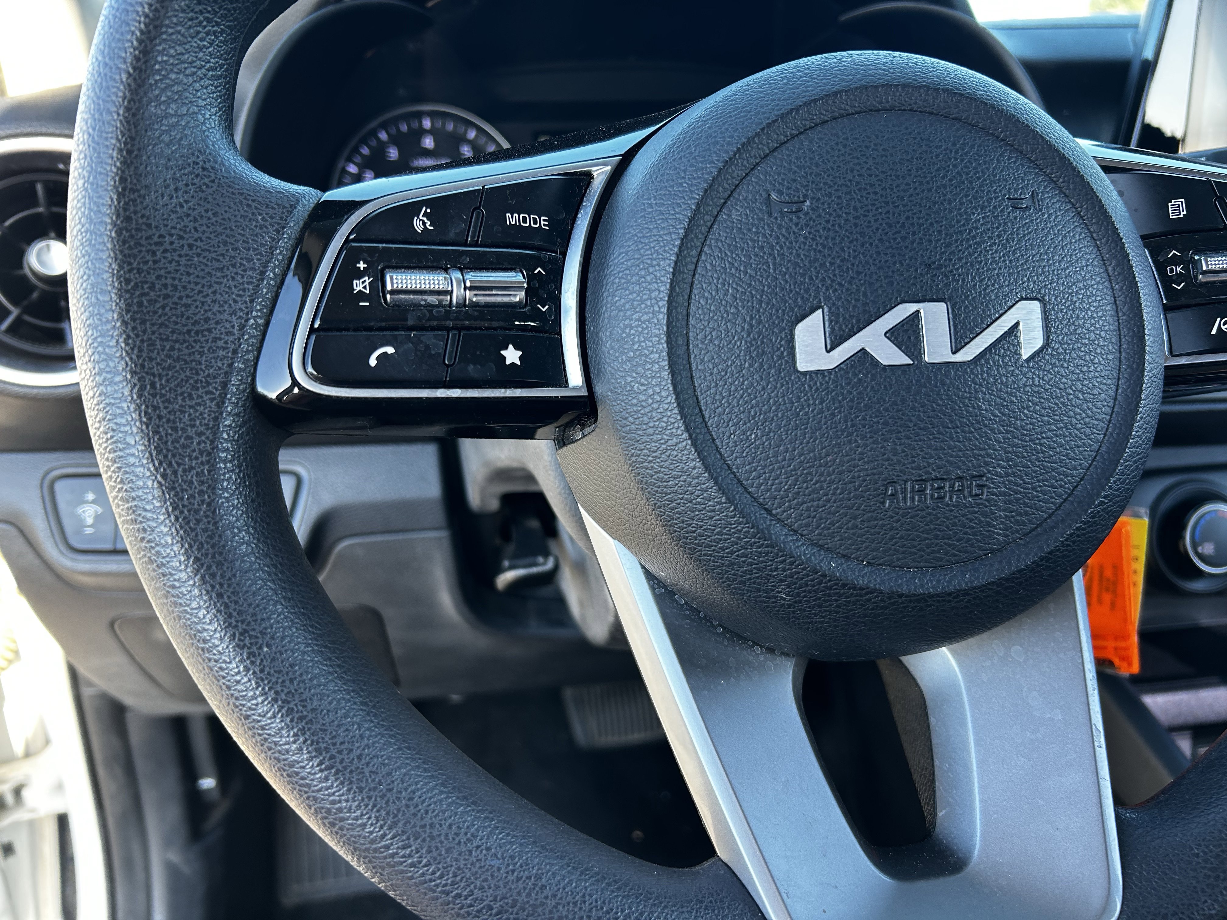 Certified 2022 Kia Forte LXS image 23