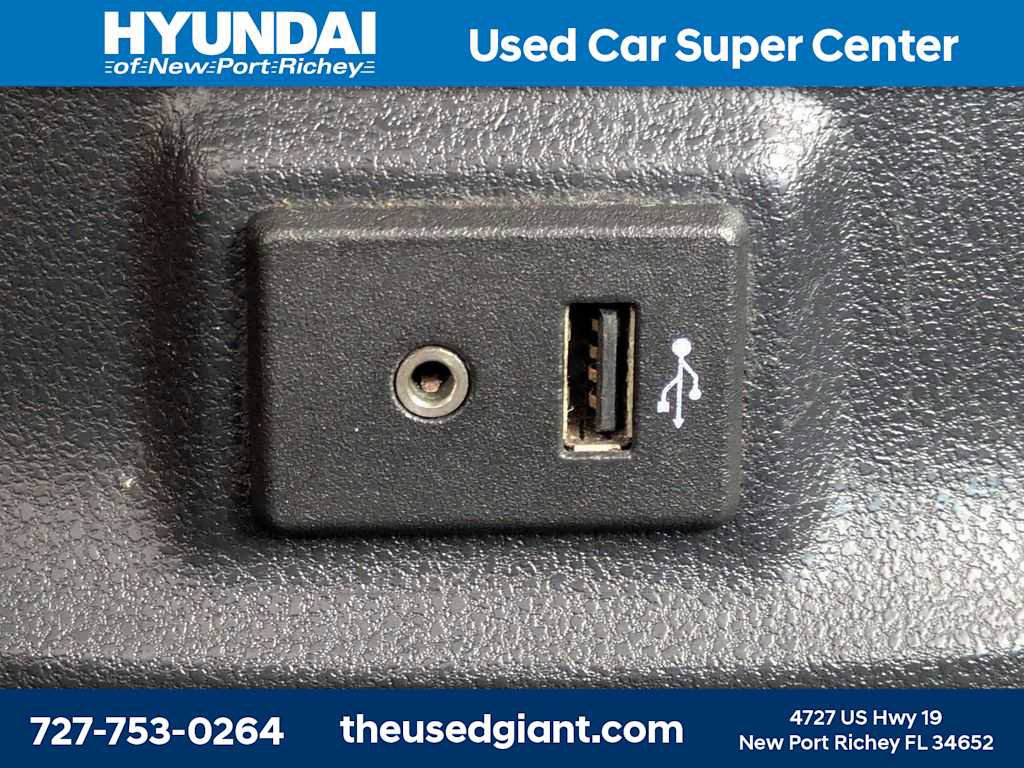 Used 2017 Nissan Versa SV FWD image 23