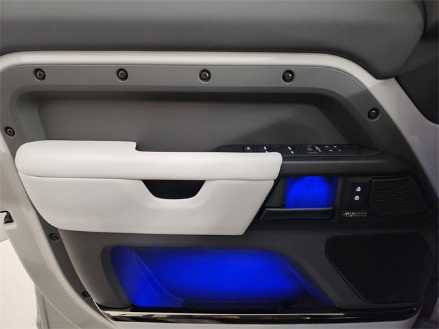 Used 2026 Land Rover Defender 110 image 23