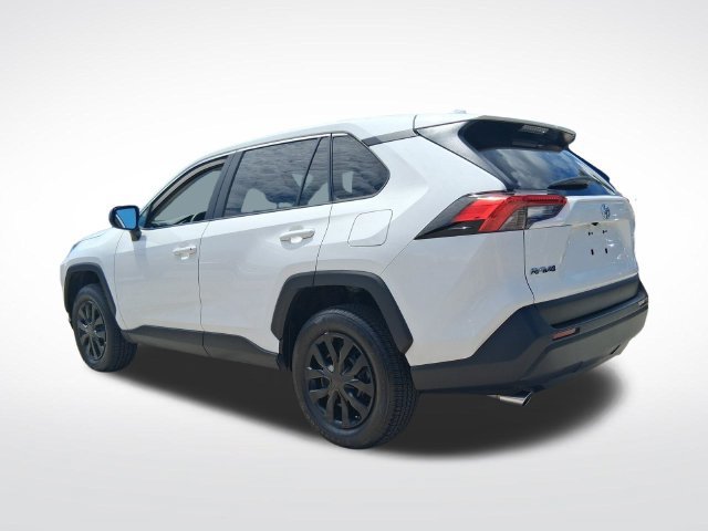 Used 2024 Toyota RAV4 LE FWD image 7