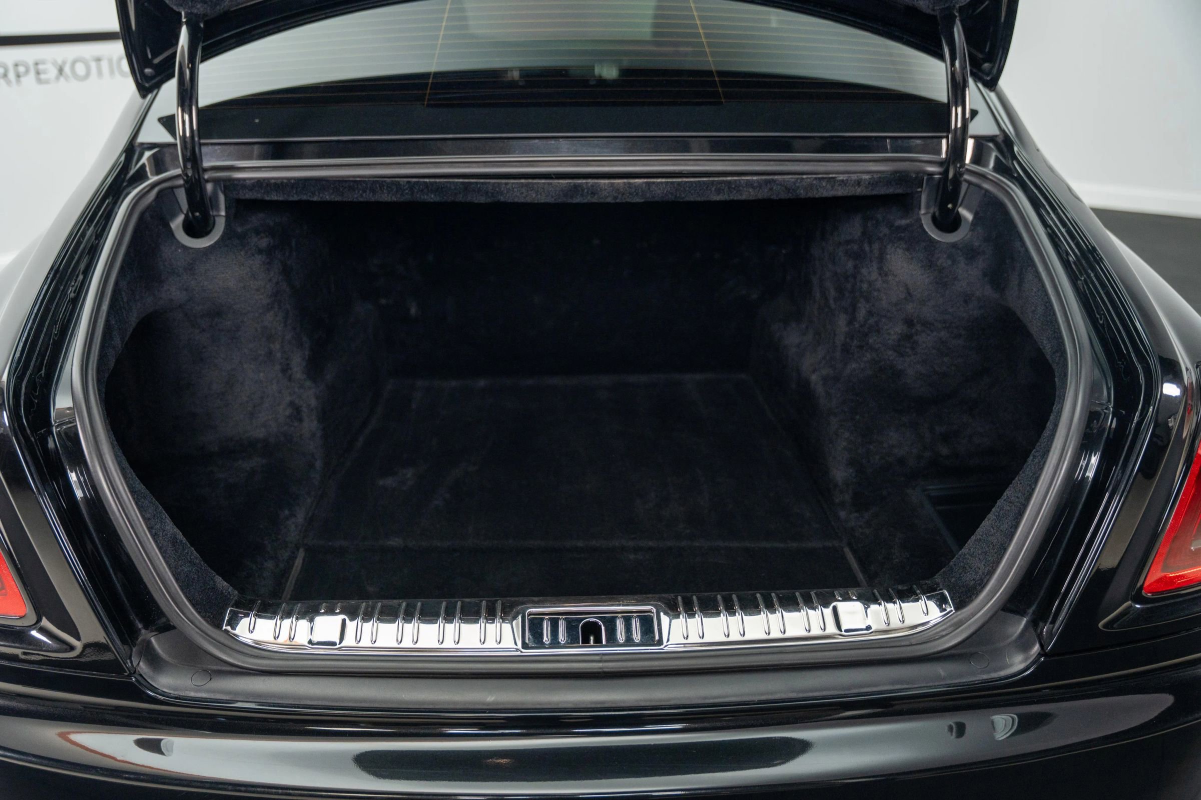 Used 2013 Rolls-Royce Ghost image 21