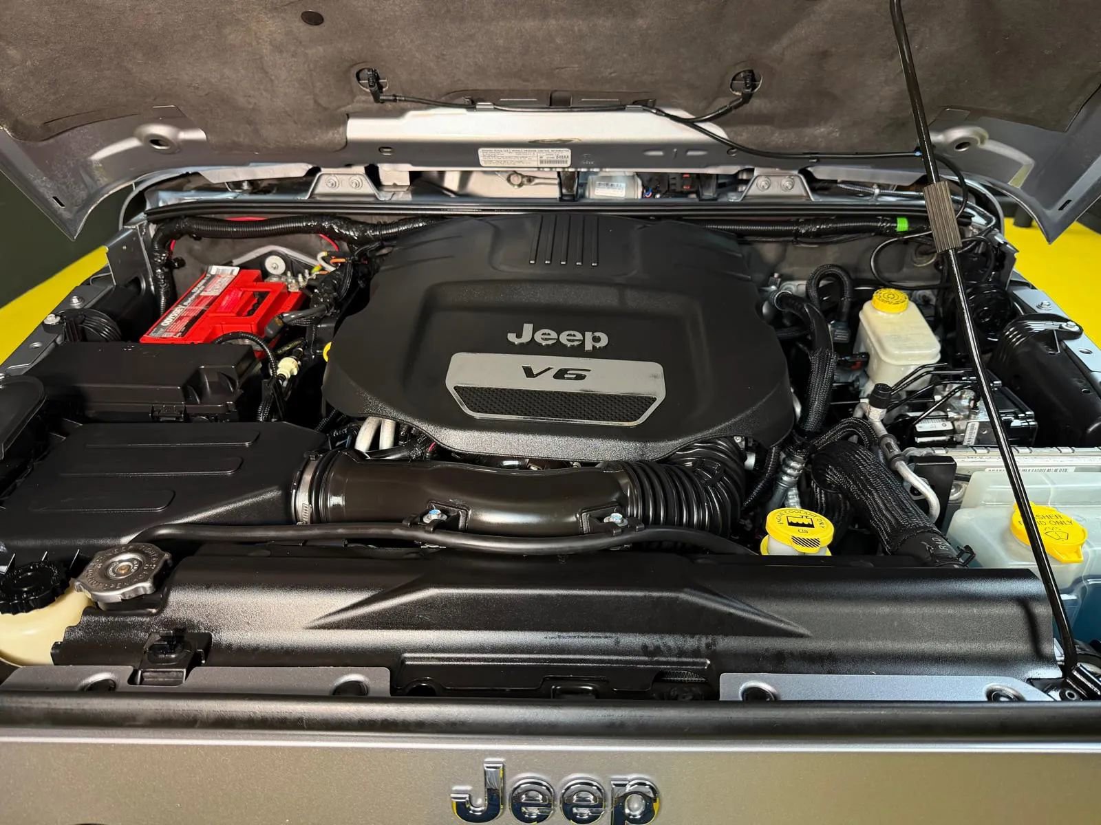 Used 2014 Jeep Wrangler Sahara AWD/4WD image 29