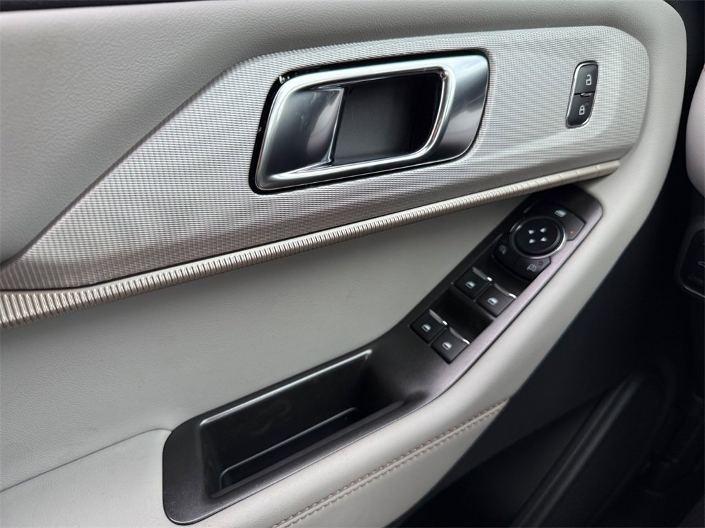 New 2025 Ford Explorer Active w/ Active Comfort Package image 24