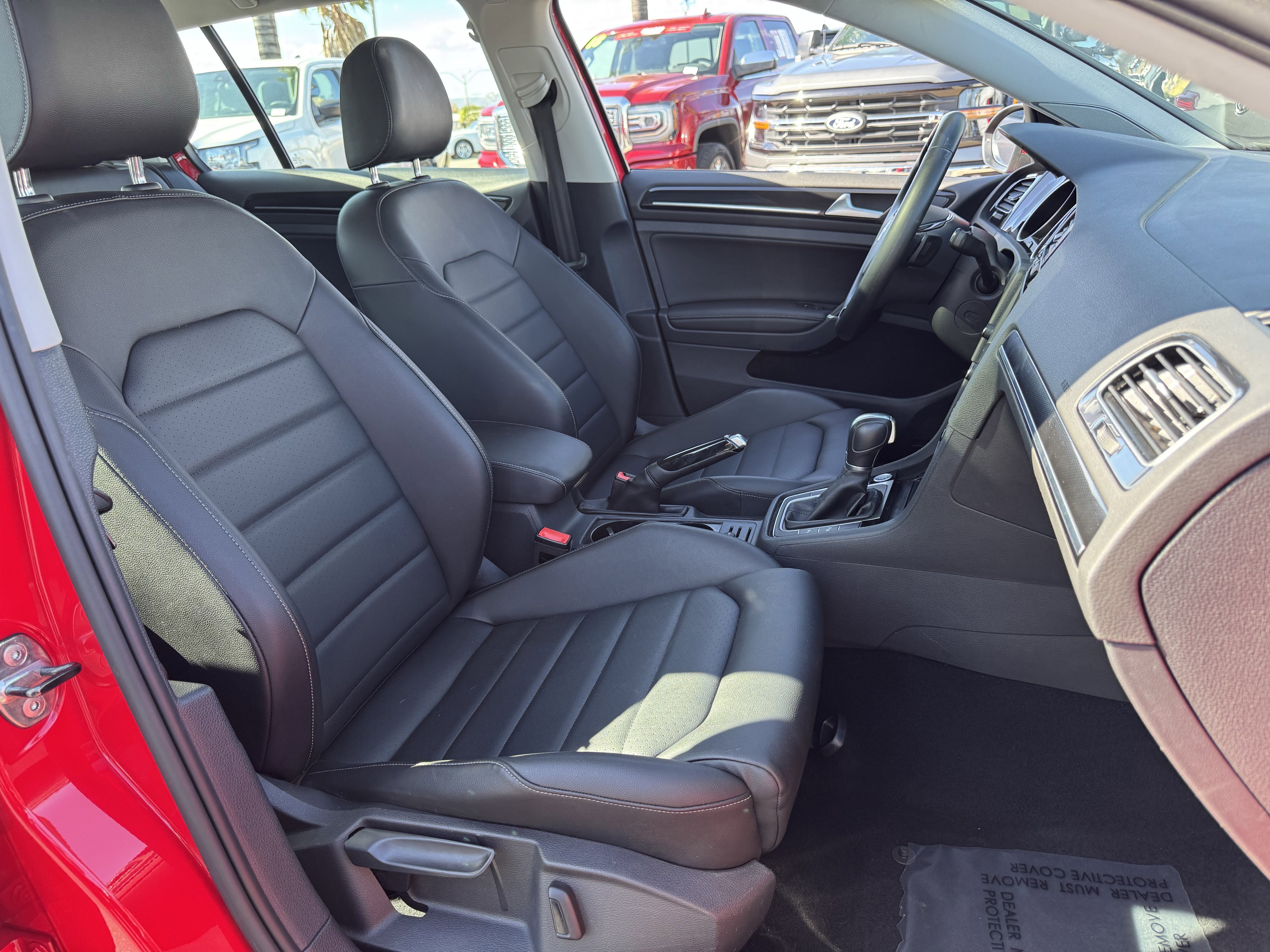 Used 2017 Volkswagen Golf SEL FWD image 39