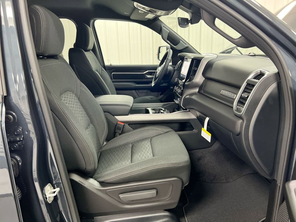 New 2026 RAM 1500 4x4 Crew Cab image 21