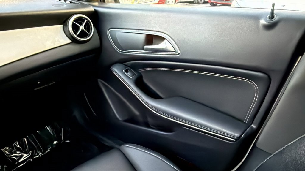 Used 2016 Mercedes-Benz CLA 250 image 19