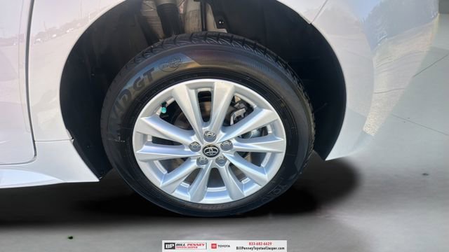Used 2025 Toyota Corolla SE image 18