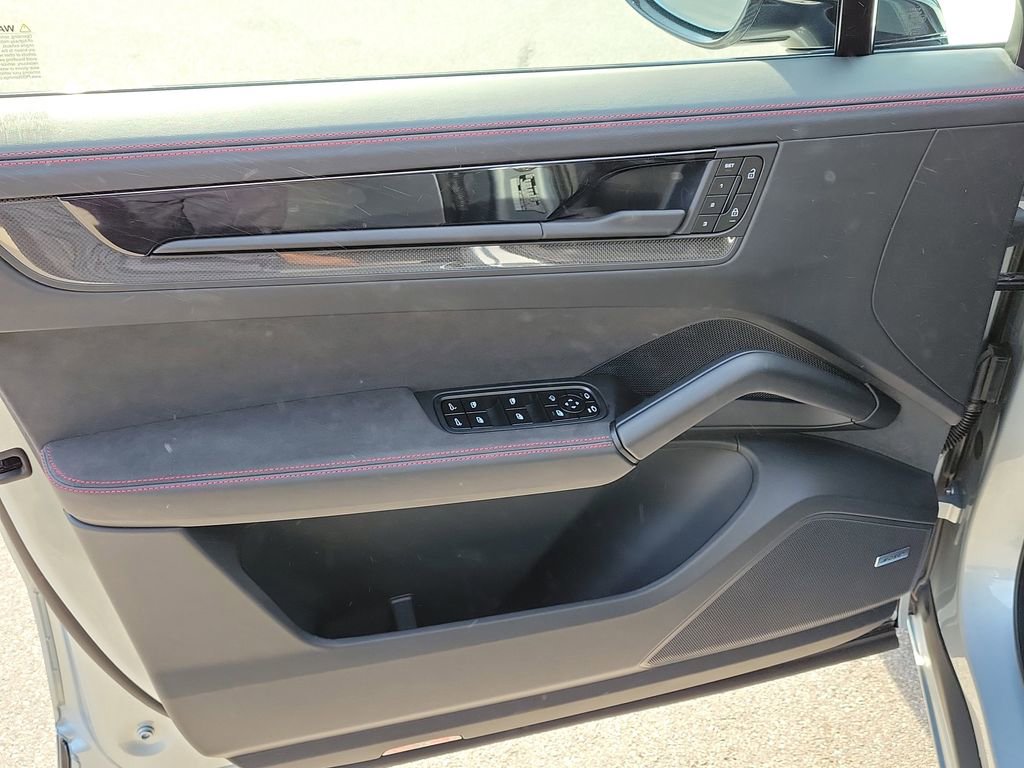 New 2026 Porsche Cayenne GTS image 24