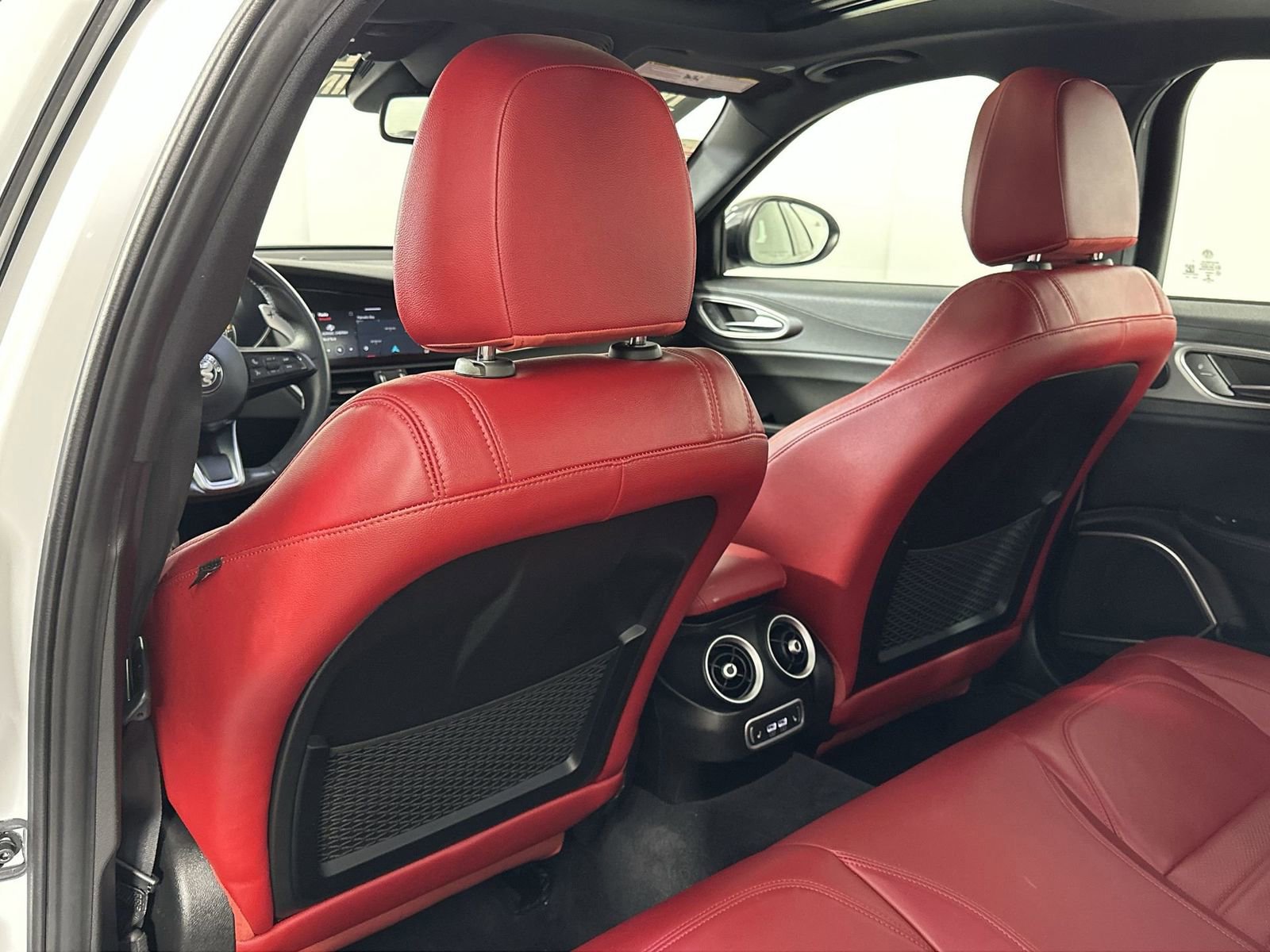 Used 2023 Alfa Romeo Giulia Veloce image 28