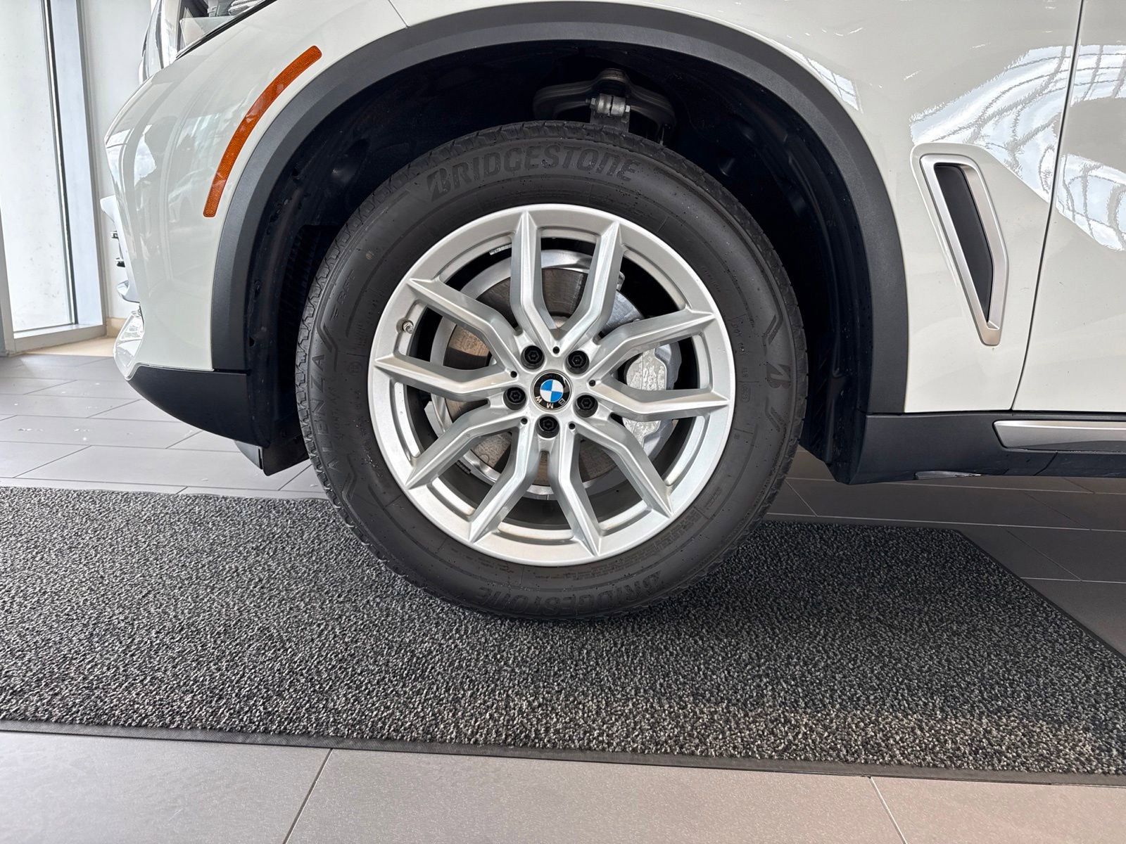 Certified 2023 BMW X5 xDrive40i w/ Premium Package AWD/4WD image 11