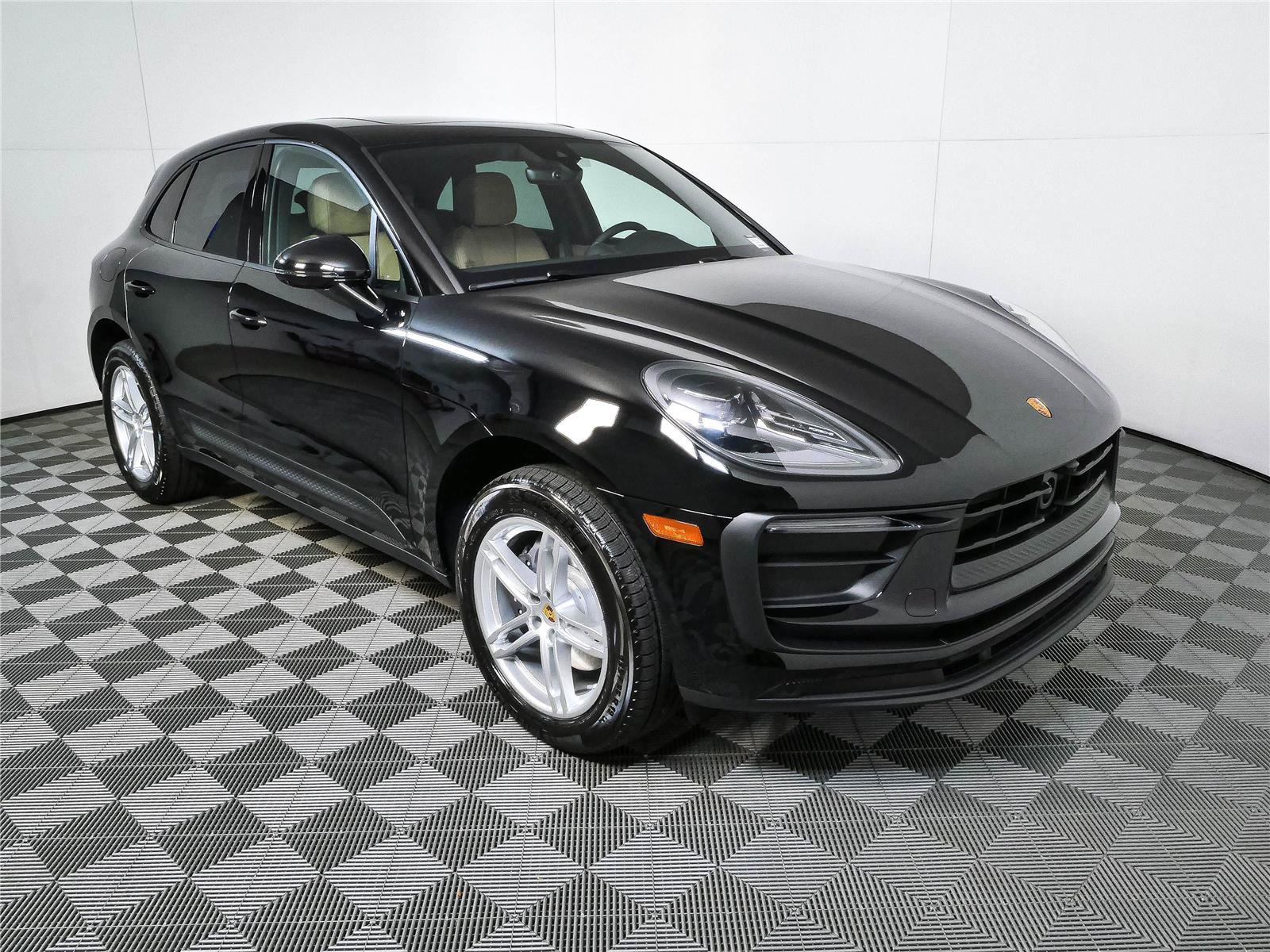Used 2026 Porsche Macan Turbo AWD/4WD image 26