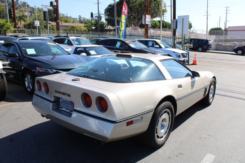 Used 1986 Chevrolet Corvette Coupe RWD image 6