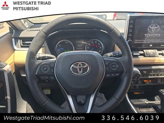 Used 2022 Toyota RAV4 XLE Premium AWD/4WD image 10