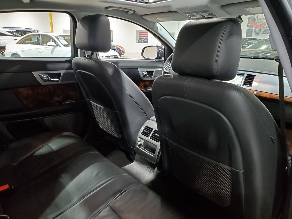 Used 2014 Jaguar XF 3.0 RWD image 22