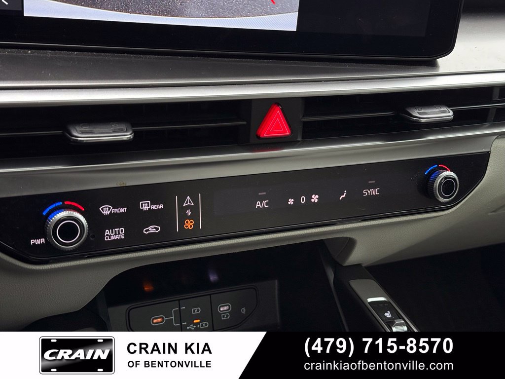 Certified 2025 Kia Sorento S w/ Panoramic Sunroof Package FWD image 17