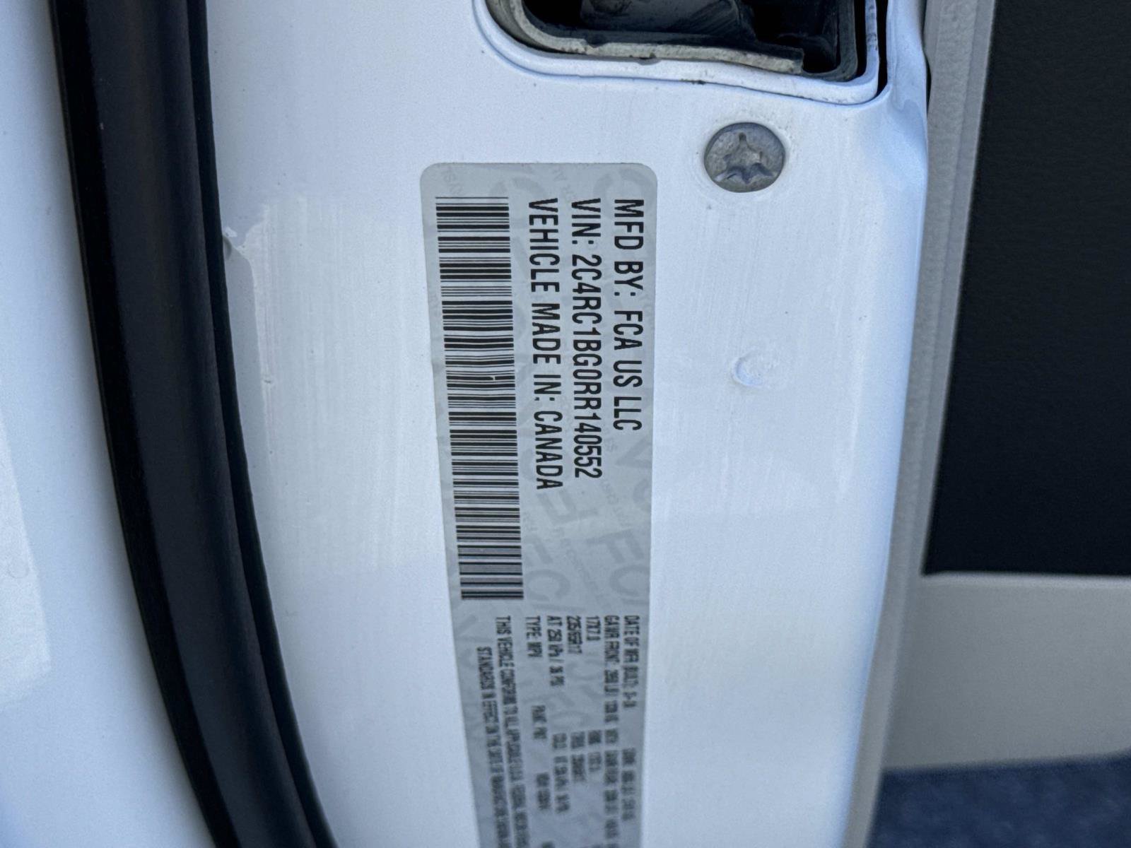 Used 2024 Chrysler Pacifica Touring-L FWD image 30