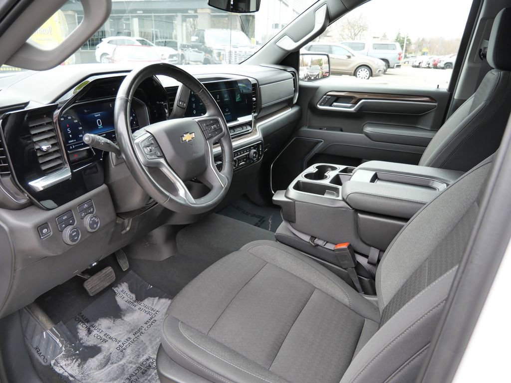 Used 2025 Chevrolet Silverado 1500 LT w/ Work Truck Package AWD/4WD image 29