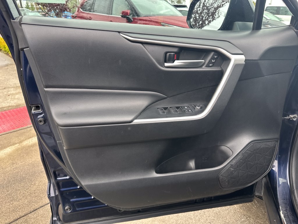 Used 2021 Toyota RAV4 XLE Premium AWD/4WD image 11