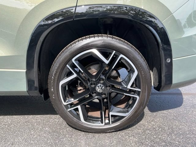 Certified 2025 Volkswagen Tiguan SEL R-Line AWD/4WD image 3
