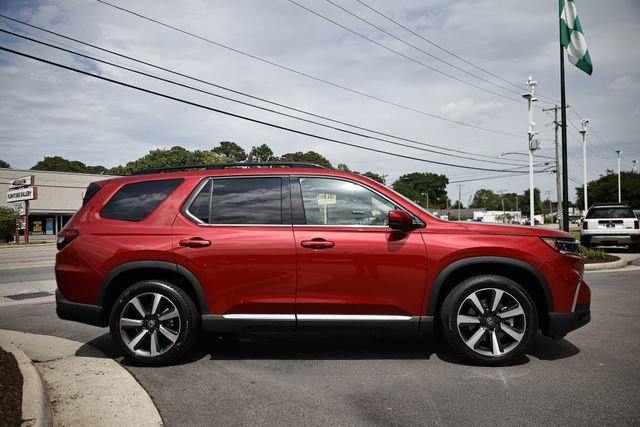 Certified 2025 Honda Pilot Touring image 9
