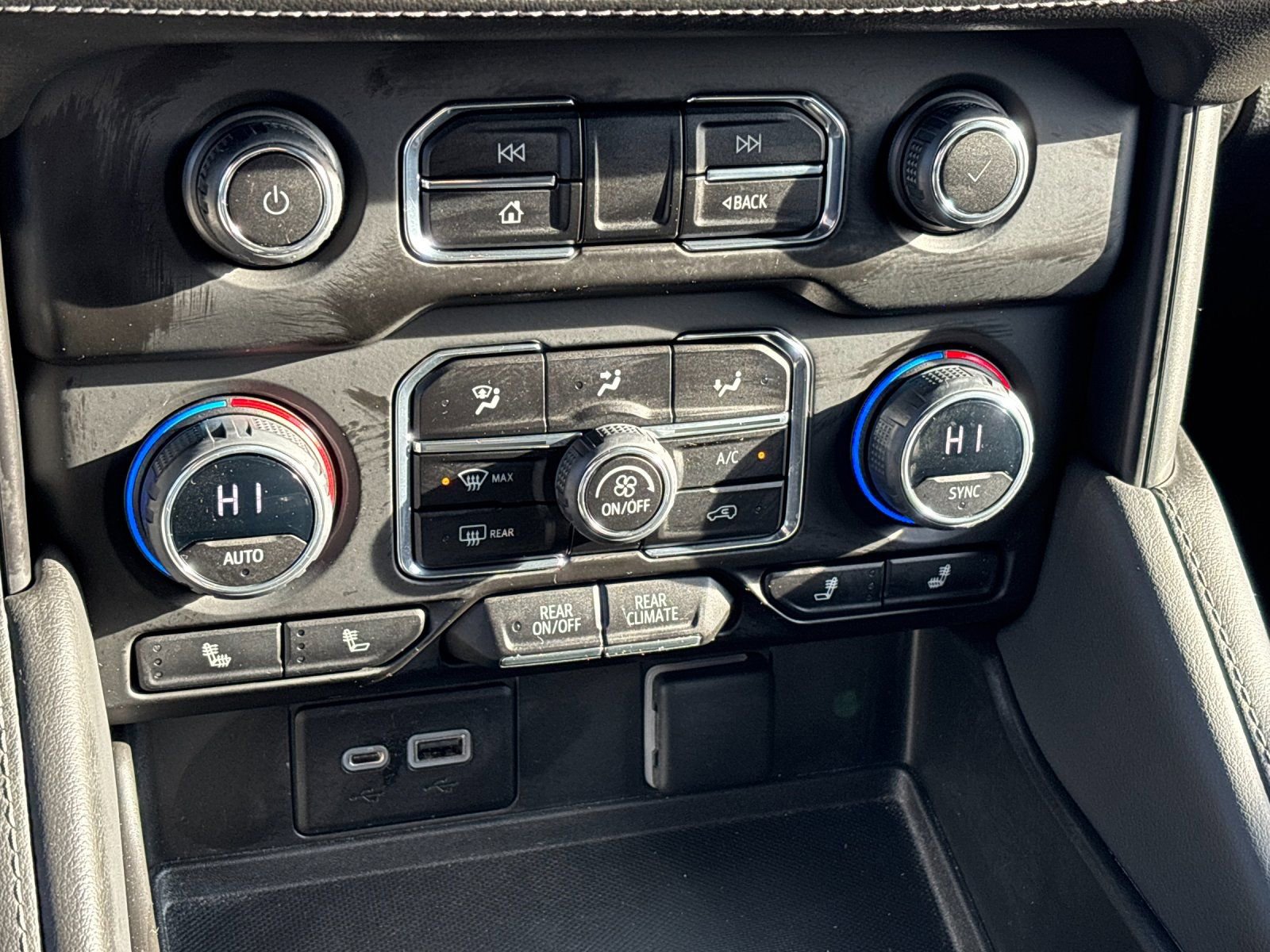 Used 2023 Chevrolet Tahoe LT w/ Luxury Package image 22